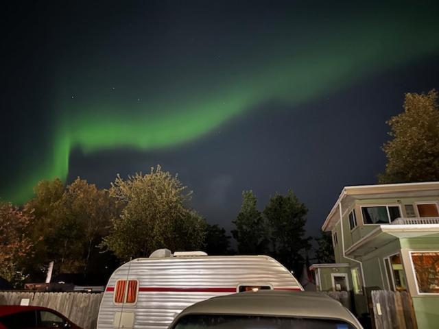 Base Camp Anchorage Hostel Exterior photo
